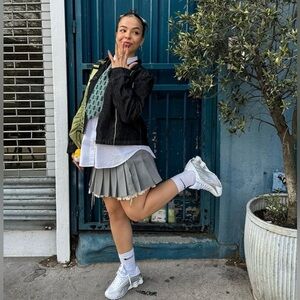 Nike Shox R4 🔥 Sneakers White Metallic Silver Running Shoes AR3565-101 Sz 8.5